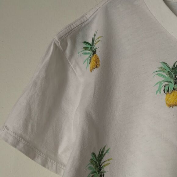 Revolve Lovers & Friends white cropped t-shirt, pineapple imprinted throughout,S - Picture 3 of 6